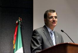 Homenaje en honor al Mtro Alfonso Dávalos Abad por sus 40 años de servicio