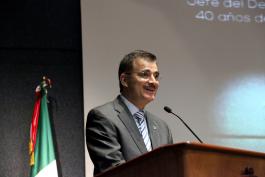 Homenaje en honor al Mtro Alfonso Dávalos Abad por sus 40 años de servicio