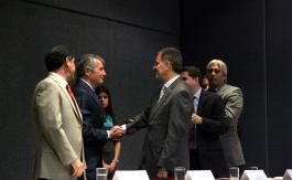 Homenaje en honor al Mtro Alfonso Dávalos Abad por sus 40 años de servicio