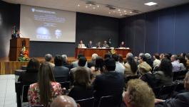 Homenaje en honor al Mtro Alfonso Dávalos Abad por sus 40 años de servicio