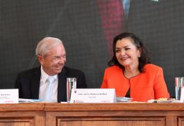La doctora Ruth Padilla Muñoz rindió su segundo informe de actividades.
