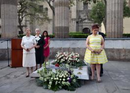 CXXV aniversario del natalicio de la doctora Irene Robledo García