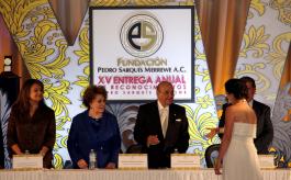 Entrega de Galardón de la Fundación Pedro Sarquís Merrewe.