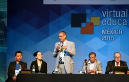 Panel “¿Cómo se contempla la integración de las tecnologías en la  formación inicial de los docentes?”.