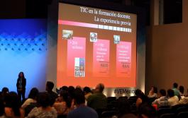 Panel “¿Cómo se contempla la integración de las tecnologías en la  formación inicial de los docentes?”.