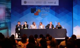 Panel “¿Cómo se contempla la integración de las tecnologías en la  formación inicial de los docentes?”.