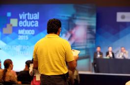 Panel “¿Cómo se contempla la integración de las tecnologías en la  formación inicial de los docentes?”.