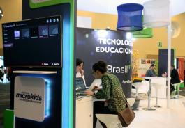 Panel “¿Cómo se contempla la integración de las tecnologías en la  formación inicial de los docentes?”.