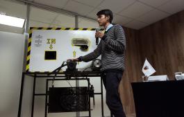R.P. para hablar sobre el concurso de aparatos y experimentos de física.