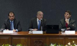 Presentan conferencia magistral destacado economista francés en el CUCEA