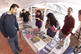 Cobertura V Feria del Libro Planeta-CUCSH 2015 organizada con el apoyo de las editoriales Planeta, Tusquets y Paidós; el Colegio de Jalisco, la Unidad Editorial del CUCSH, el CIESAS Occidente, el Fondo de Cultura Económica y Siglo XXI Editores.