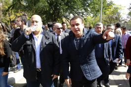 Recorrido comercios en los alrededores del CUCSH. Acude el Rector General, maestro Itzcóatl Tonatiuh Bravo Padilla y el presidente municipal de Guadalajara Enrique Alfaro