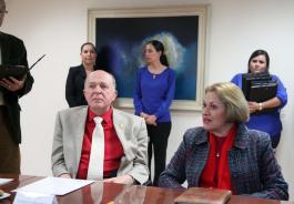 Firma protocolaria con el despacho que auditará a la UdG 2014