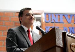 En el marco del 20 aniversario de la Red Universitaria, se entrego Título de propiedad de la Escuela Preparatoria Regional de Chapala