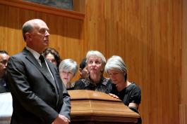 Autoridades Universitarias, familiares y amigos despiden en el Paraninfo Enrique Díaz de León al cineasta y Mtro Emérito Boris Goldenblank 