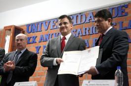 En el marco del 20 aniversario de la Red Universitaria, se entrego Título de propiedad de la Escuela Preparatoria Regional de Chapala