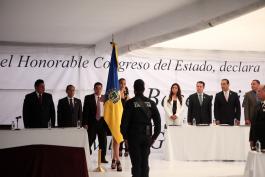 Develan placa conmemorativa en ceremonia en la explanada de la Torre de Especialidades del Hospital "Fray Antonio Alcalde".