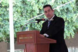 Develan placa conmemorativa en ceremonia en la explanada de la Torre de Especialidades del Hospital "Fray Antonio Alcalde".