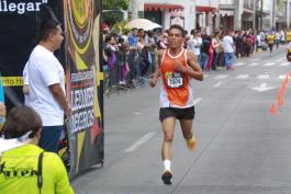 Primera Carrera Leones Negros