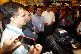 Las autoridades de la Casa de Estudio y del gobierno estatal realizaron un recorrido por Campus Party e inauguraron el Pabellón universitario, donde habrá cursos, conferencias y exhibiciones para los jóvenes emprendedores.