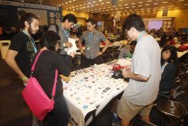 Las autoridades de la Casa de Estudio y del gobierno estatal realizaron un recorrido por Campus Party e inauguraron el Pabellón universitario, donde habrá cursos, conferencias y exhibiciones para los jóvenes emprendedores.