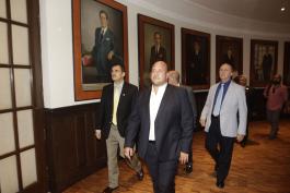 Reunión del Rector General de la UdeG, maestro Itzcóatl Tonatiuh Bravo Padilla, con el presidente municipal electo de Guadalajara, Enrique Alfaro Ramírez.