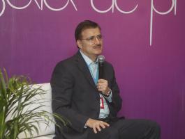 El Rector General de la Universidad de Guadalajara, maestro Itzcóatl Tonatiuh Bravo Padilla y el gobernador del Estado Jorge Aristóteles Sandoval hablan en rueda de prensa previo a la inauguración de l Campus Party 2015