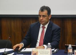 XXII Taller de Derecho Internacional. Mesa  redonda “Derecho internacional humanitario”.Participan: doctor Marcos Pablo Moloeznik Gruer, profesor investigador del CUCSH; maestra Mariana Salazar Albornoz, directora de Derecho Internacional Humanitario de la SRE; doctor  Arturo Villarreal Palos, profesor del CUCSH; doctor Juan Manuel Portilla Gómez, catedrático de la FES Acatlán-UNAM.