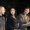 Develación de la pieza Cabeza Vainilla, de  Javier Marín, a las afueras del Museo de las Artes. Presiden; maestra Maribel Arteaga Garibay, Directora del Museo de las Artes de la UdeG;  licenciada Laura Ayala Castellanos Coordinadora de Exposiciones del Museo de Las Artes de la UdeG; Javier Marín  Artista Plástico.