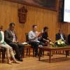 La Universidad de Guadalajara y la Federación de Estudiantes Universitarios invitan a la mesa de diálogo: “De la omisión a la alerta. Educar para prevenir”. Intervienen  la doctora Raquel Partida Rocha, presidenta de la Asociación de Mujeres Académicas de la UdeG; Valeria Ávila Gutiérrez, secretaria de Asuntos de Género de la FEU; diputada Laura Nereida Plascencia Pacheco, presidenta de la Comisión de Igualdad de Género; doctora Érika Loyo Beristáin, presidenta del Instituto Jalisciense de las Mujeres;